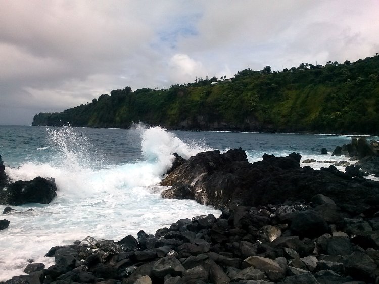 Wave at Laupahoehoe